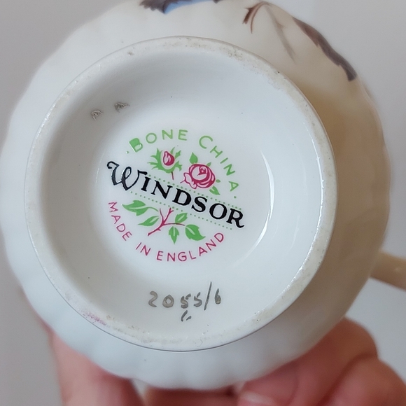 Windsor Teacup and Saucer set - Picture 3 of 3